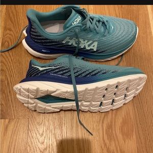 Women’s 8.5 HOKA One One